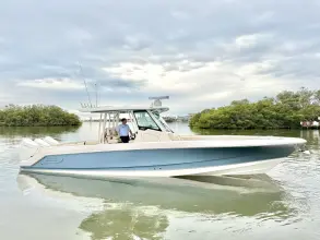 Thumbnail von Boston Whaler 360 Outrage