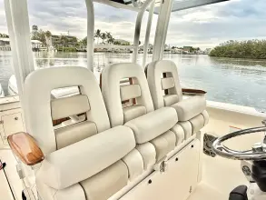 Thumbnail von Boston Whaler 360 Outrage