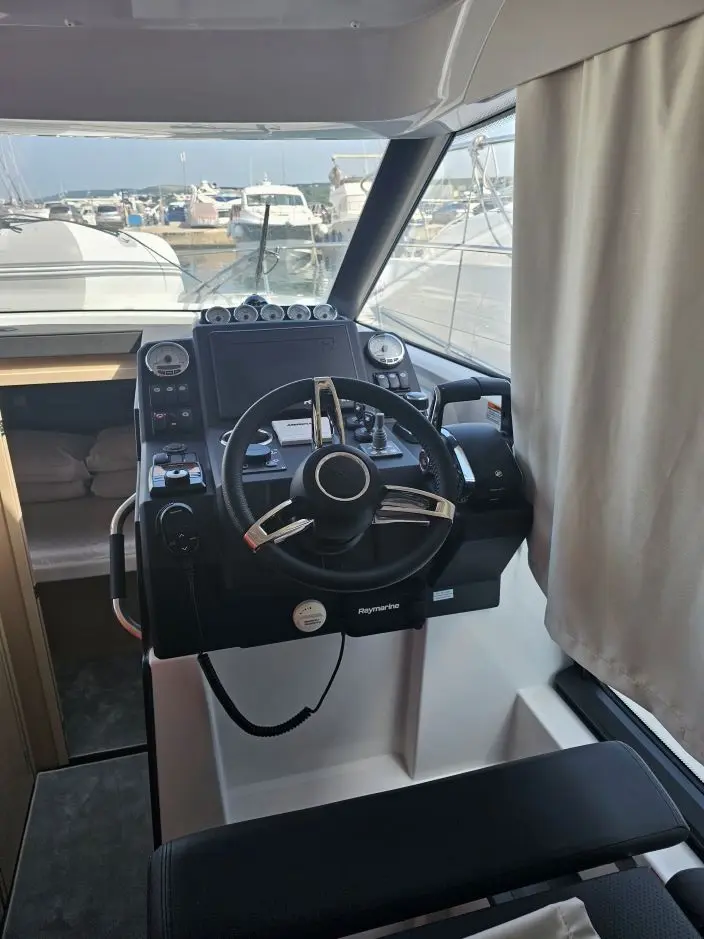 Thumbnail von Jeanneau NC 37