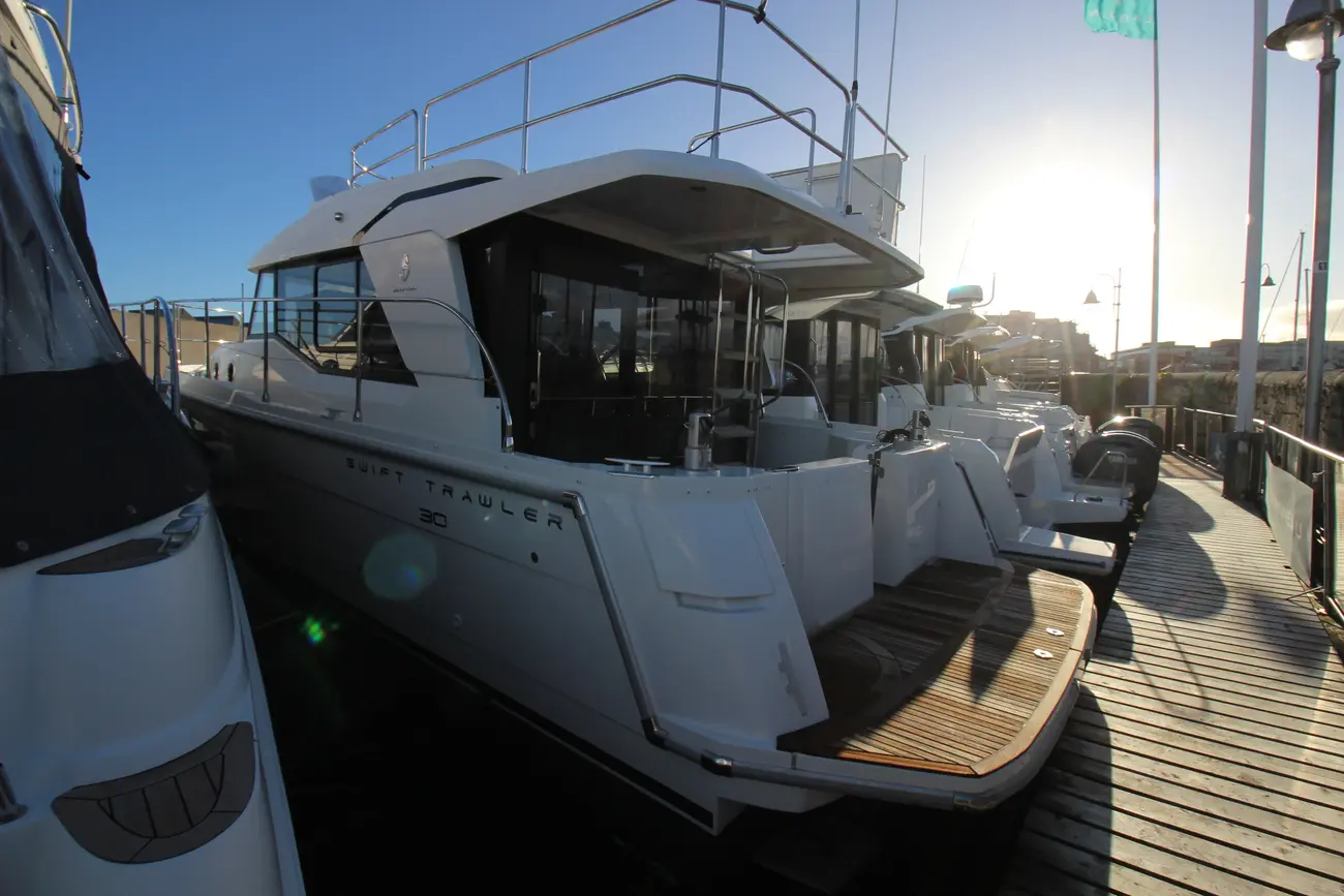 Thumbnail von Beneteau Swift Trawler 30
