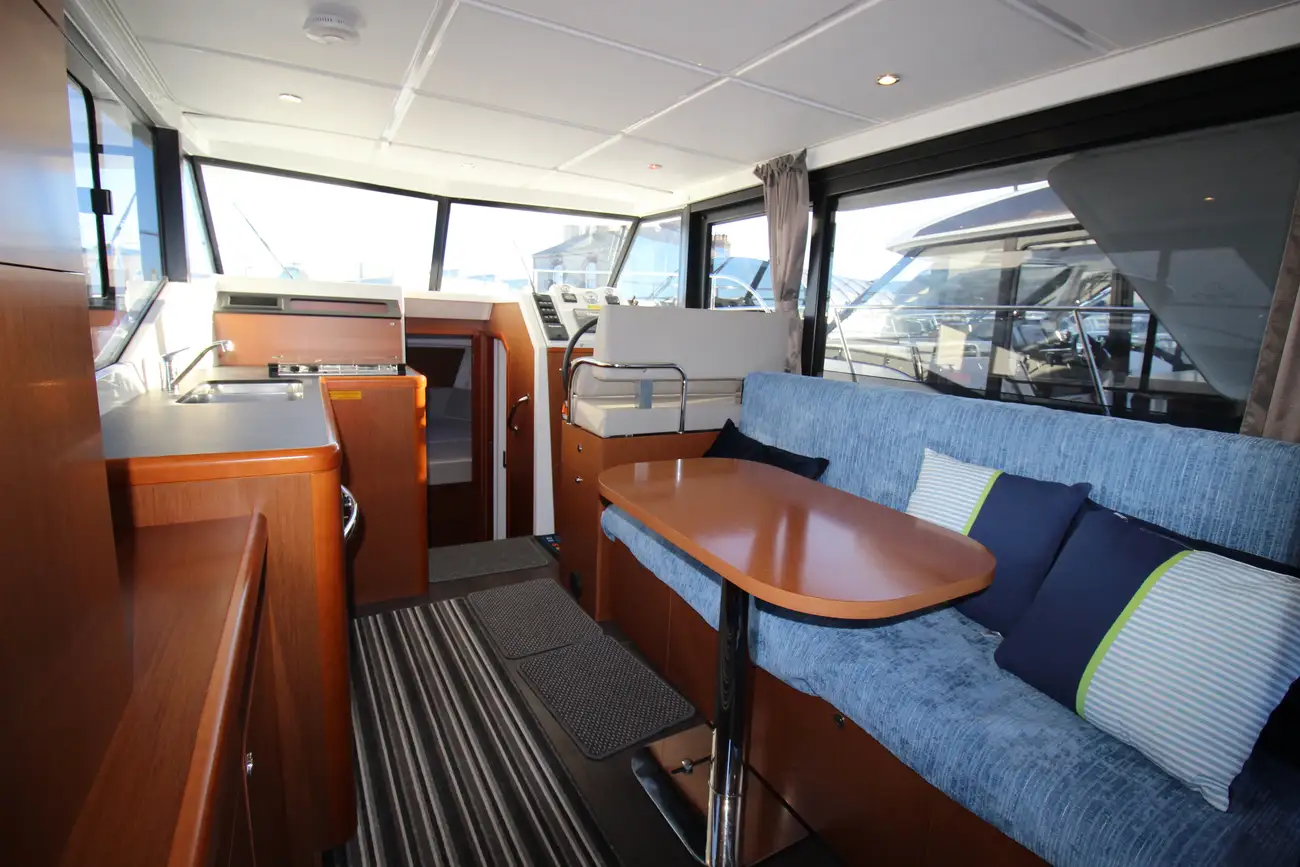 Thumbnail von Beneteau Swift Trawler 30