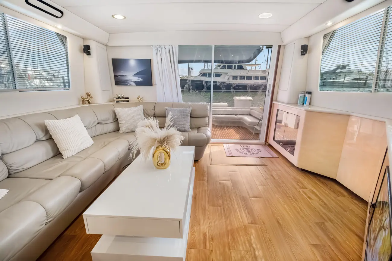 Thumbnail von Sea Ray 550 Sedan Bridge