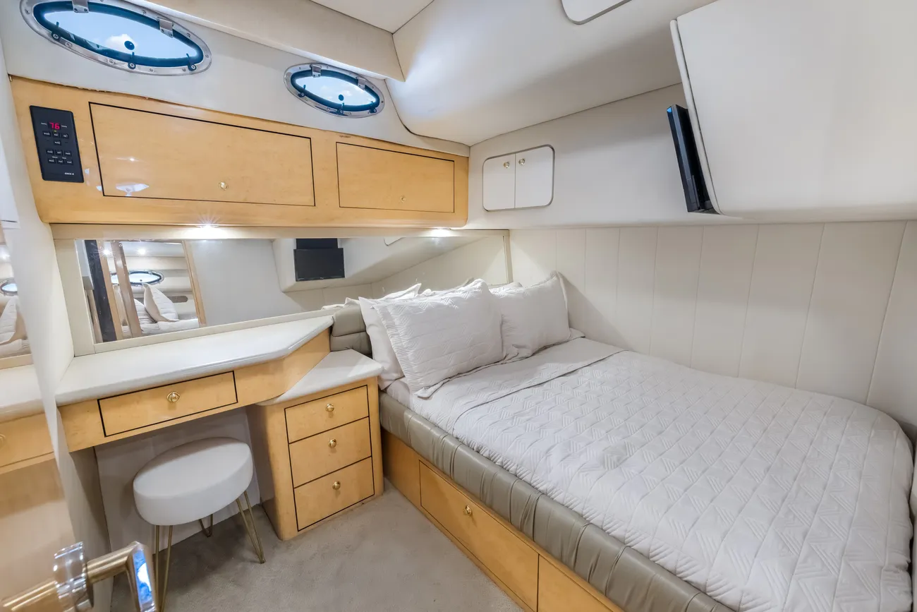 Thumbnail von Sea Ray 550 Sedan Bridge