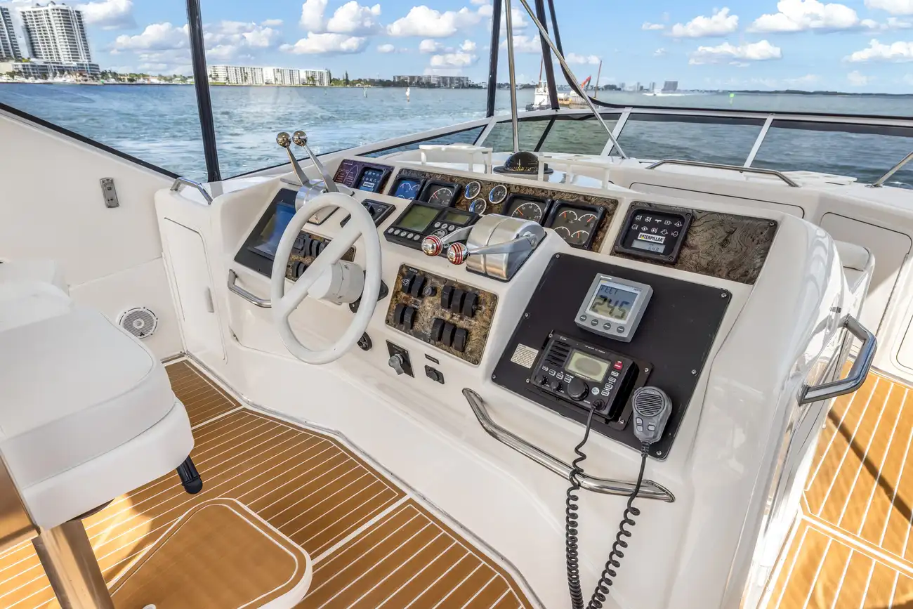 Thumbnail von Sea Ray 550 Sedan Bridge