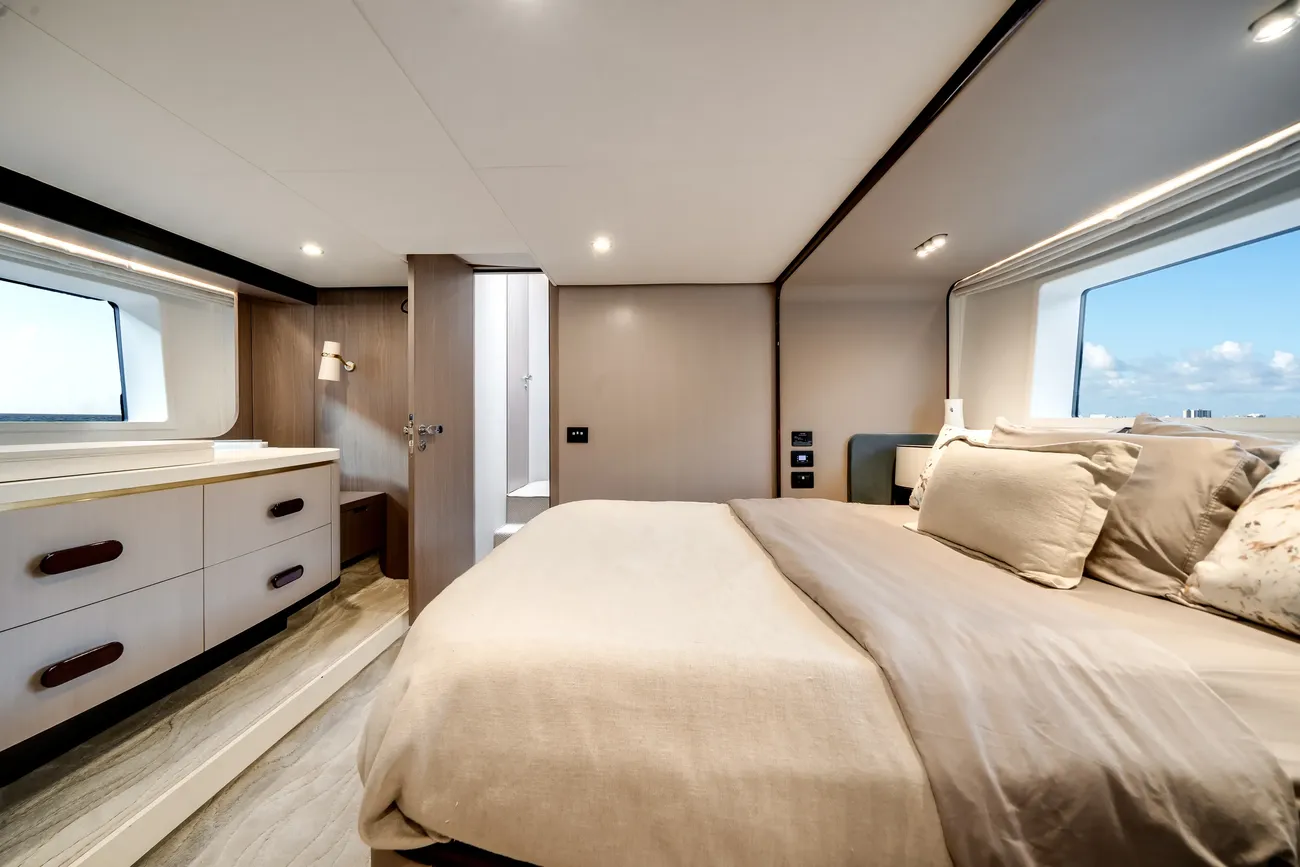 Thumbnail von Azimut 60 Fly