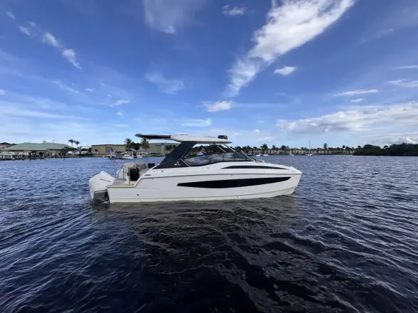 Aquila 32 Sport