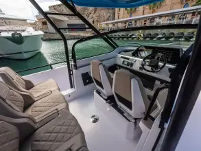 Thumbnail von Axopar 28 T Top RELM 1