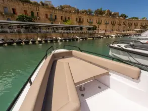 Thumbnail von Axopar 28 T Top RELM 1