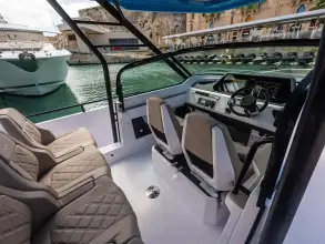 Thumbnail von Axopar 28 T Top RELM 1