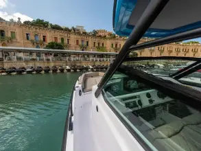 Thumbnail von Axopar 28 T Top RELM 1