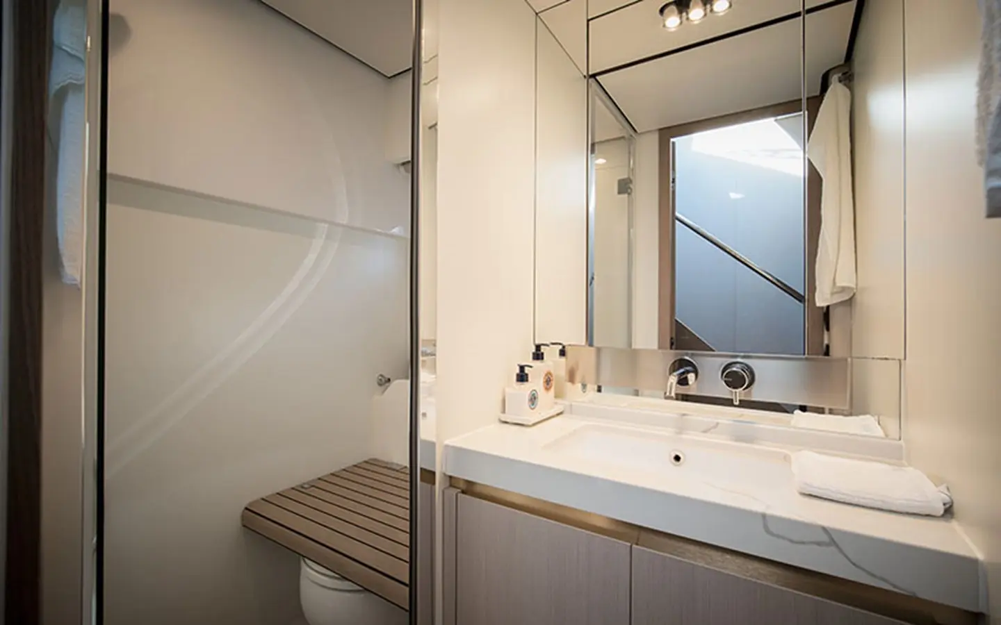 Thumbnail von Azimut 60 HAKUNA MATATA