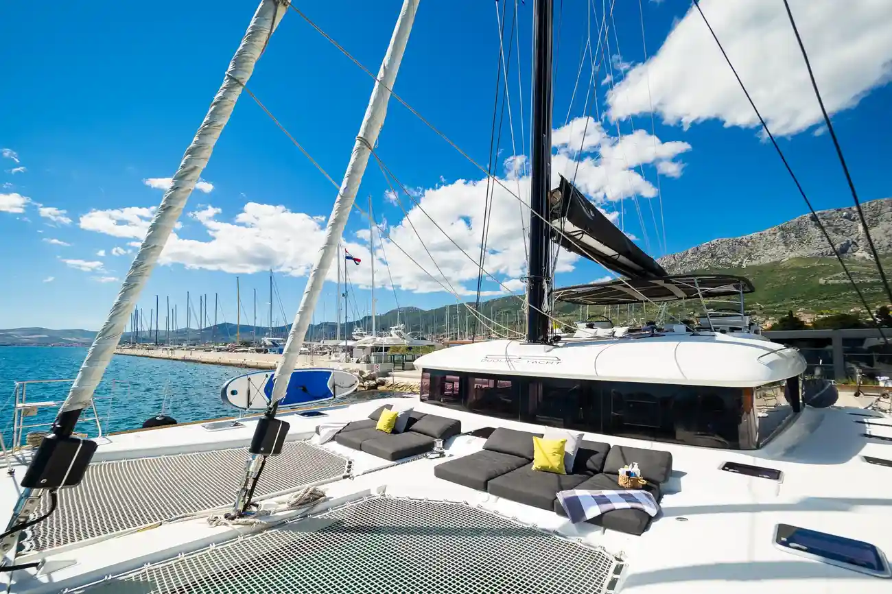 Thumbnail von Lagoon 620