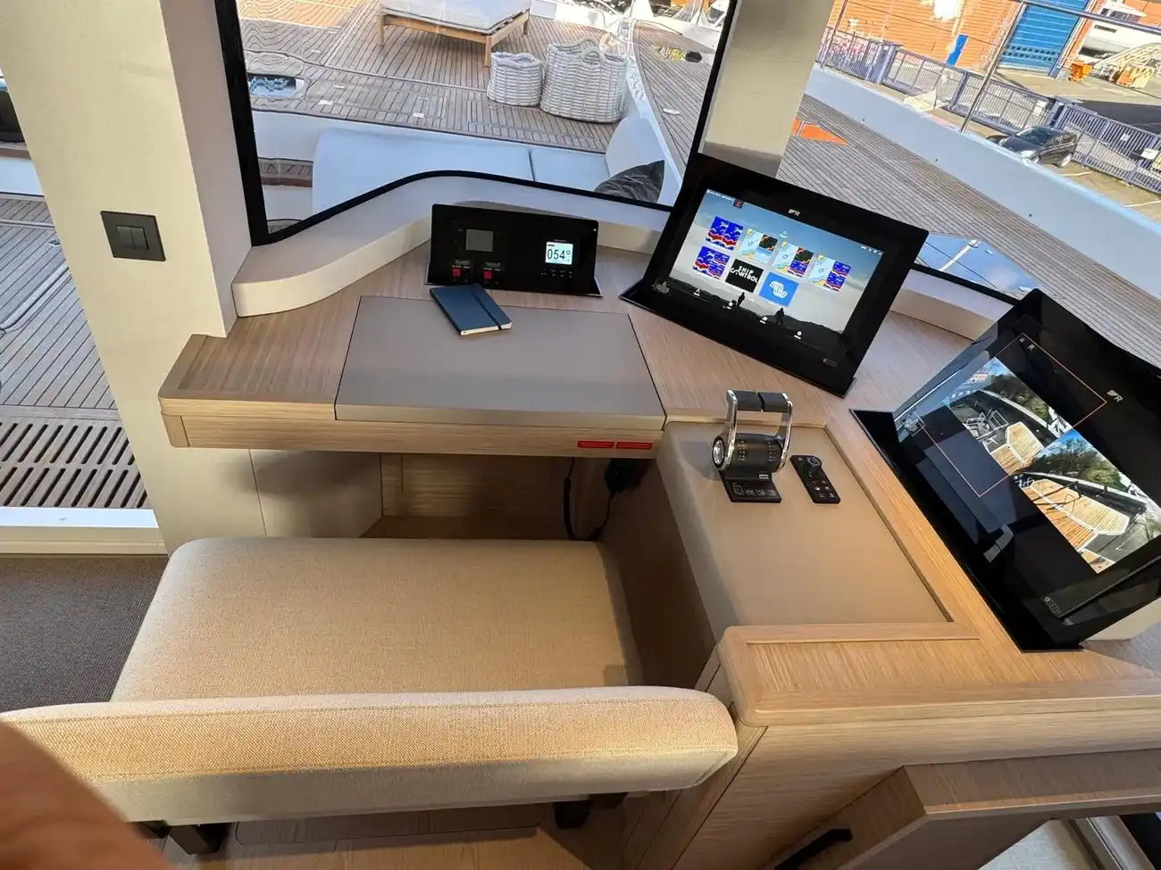 Thumbnail von Lagoon Eighty 3