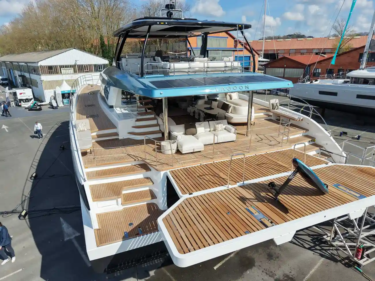 Thumbnail von Lagoon Eighty 3