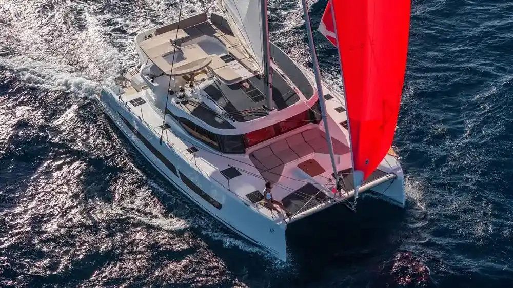 Thumbnail von Fountaine Pajot FP44