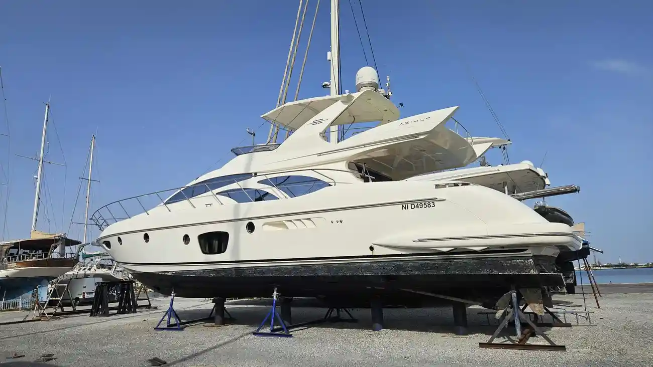 Thumbnail von Azimut 62