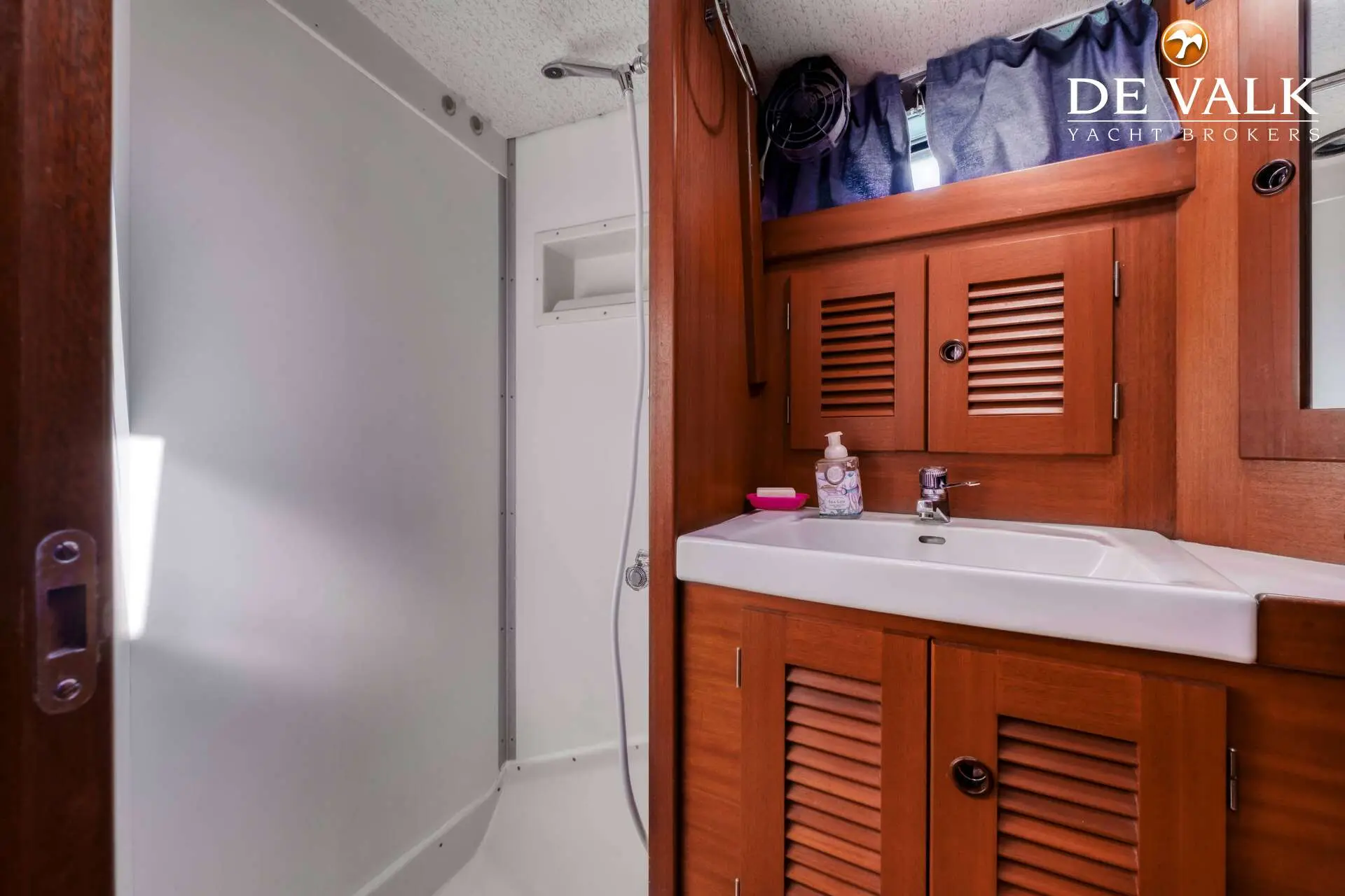 Thumbnail von Hallberg-Rassy 49