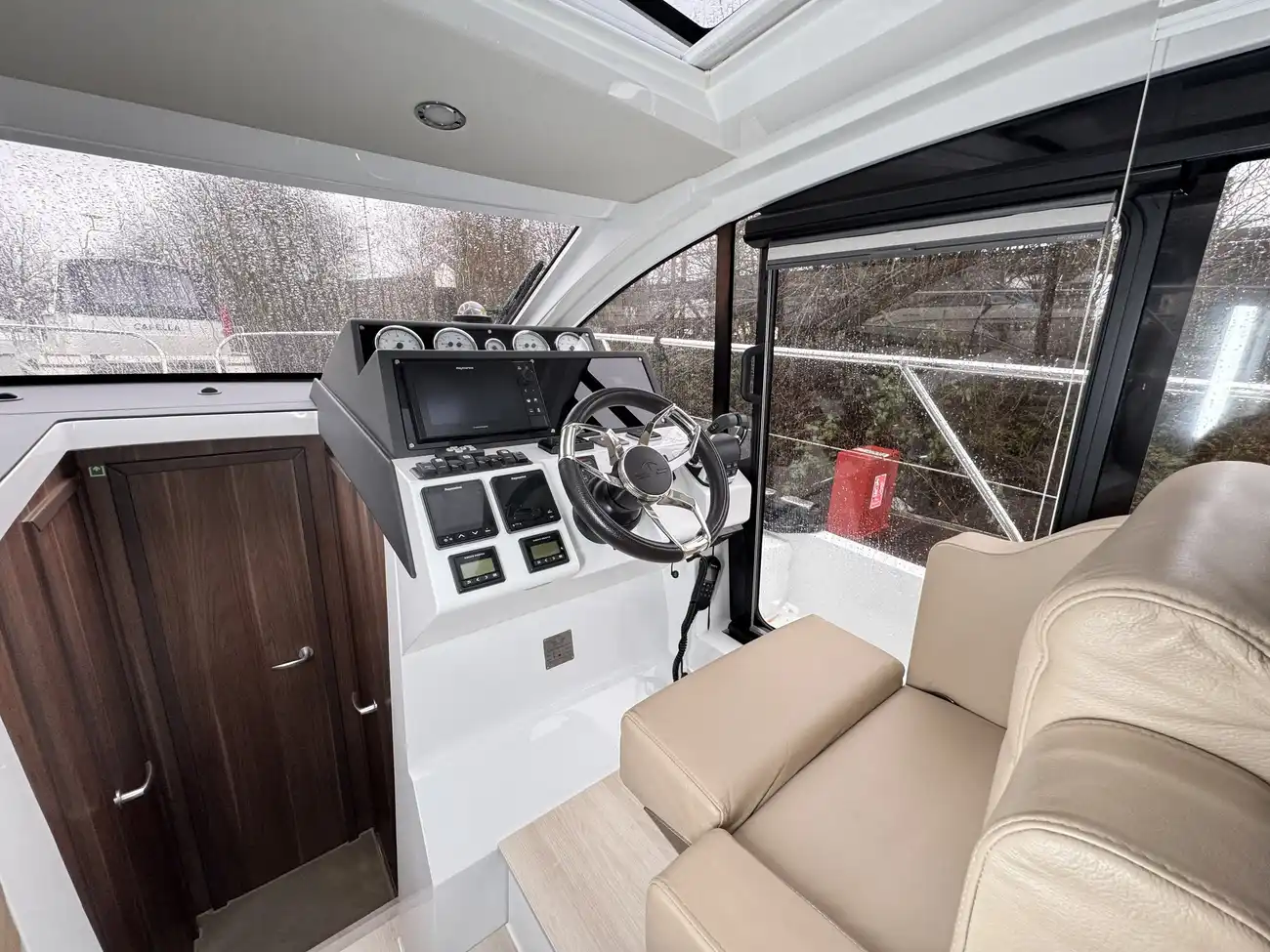 Thumbnail von Sealine C330 Esempio eccellente