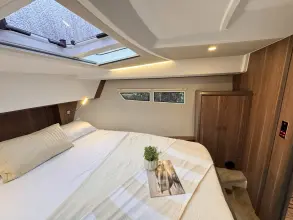 Thumbnail von Sealine C330 Excellent Example