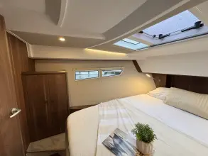 Thumbnail von Sealine C330 Excellent Example