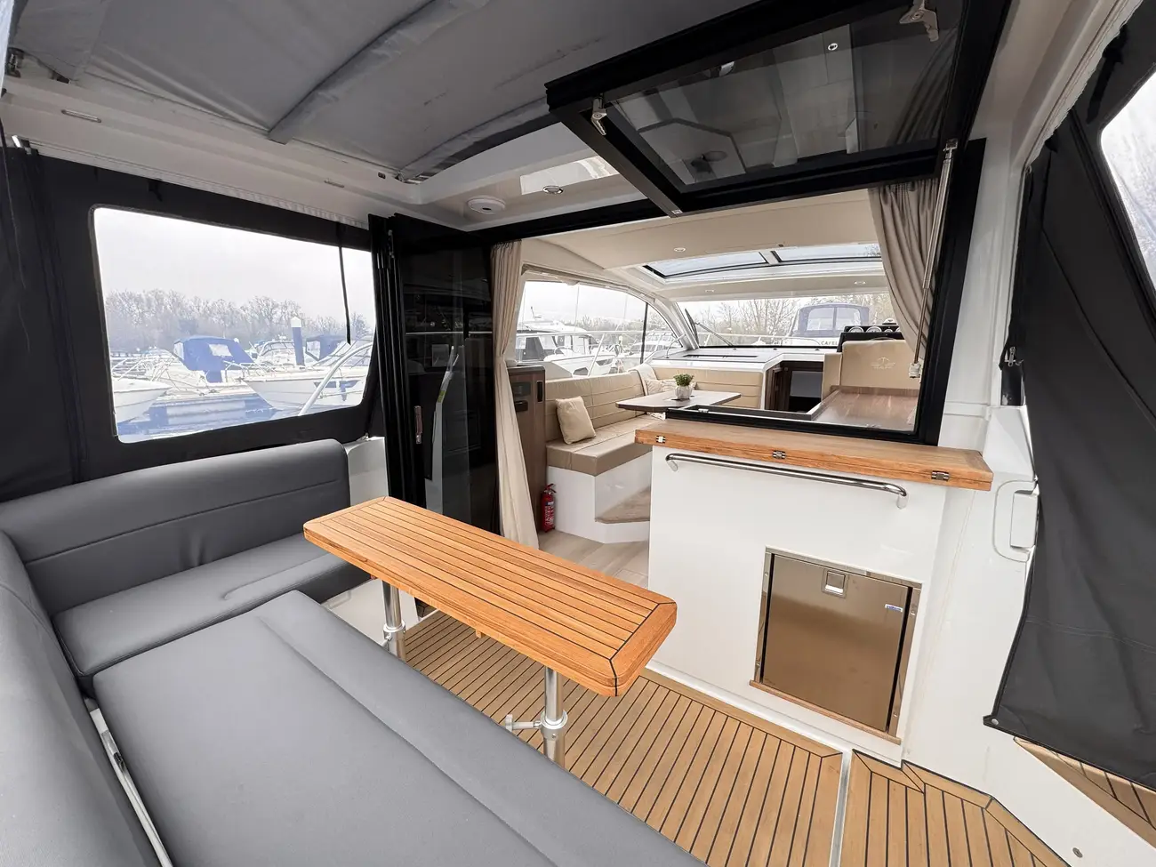 Thumbnail von Sealine C330 Esempio eccellente