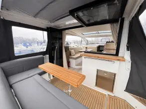 Thumbnail von Sealine C330 Excellent Example