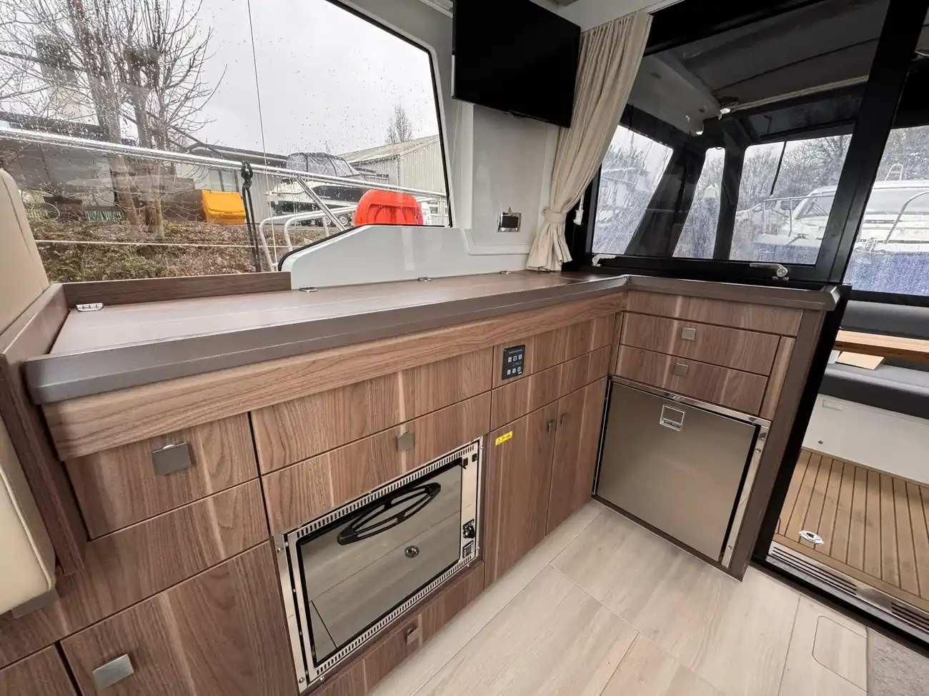 Thumbnail von Sealine C330 Esempio eccellente