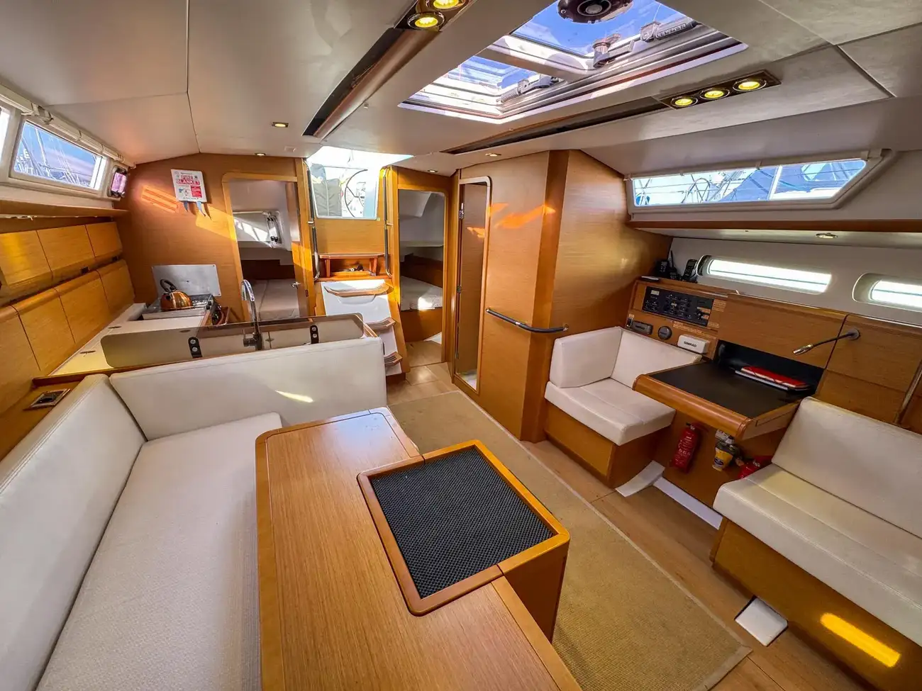 Thumbnail von Jeanneau Sun Odyssey 439 Jubilation