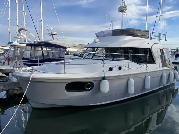 Beneteau Swift Trawler 30 Ultra Violet