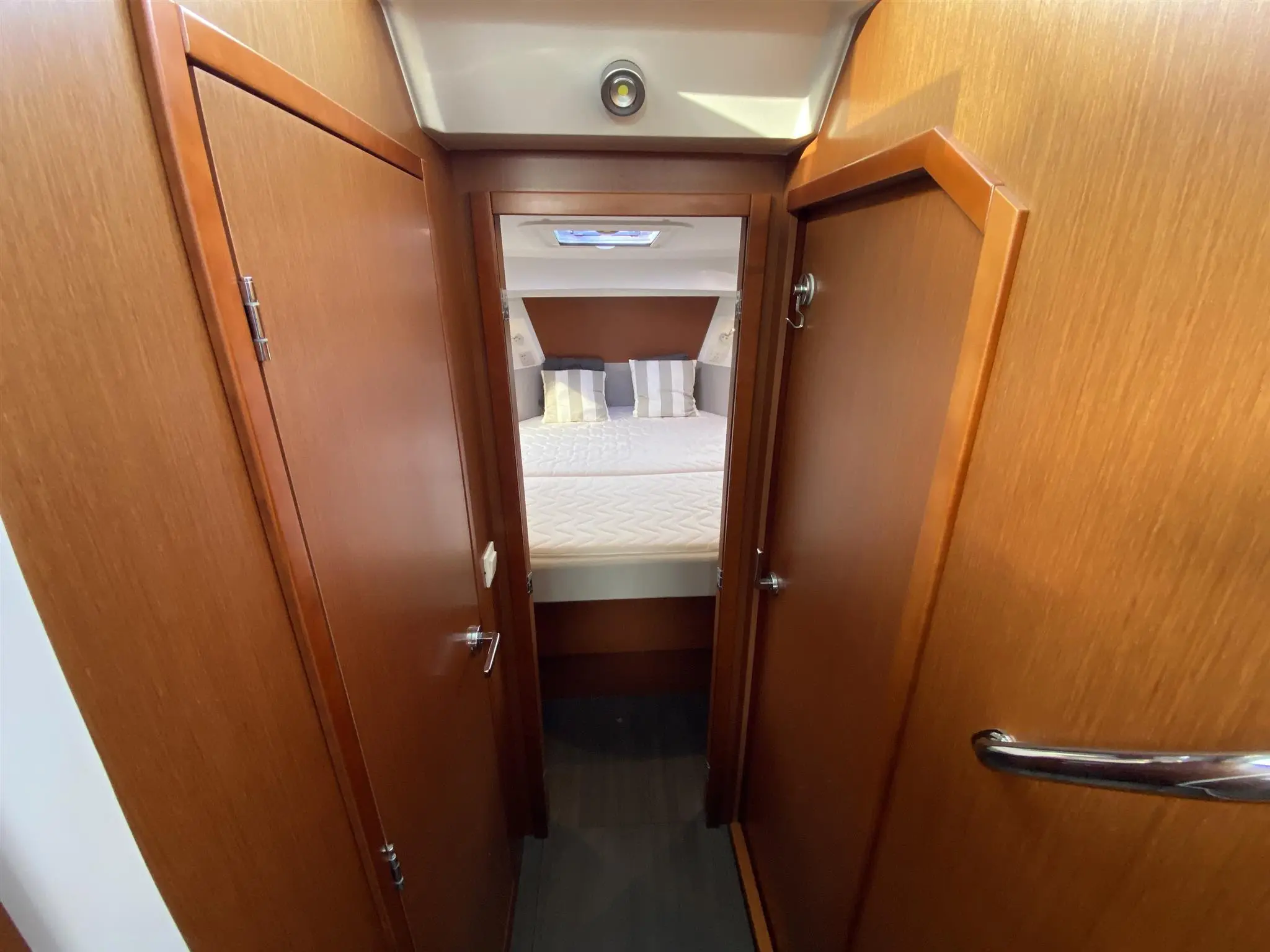 Thumbnail von Beneteau Swift Trawler 30 Ultra Violet