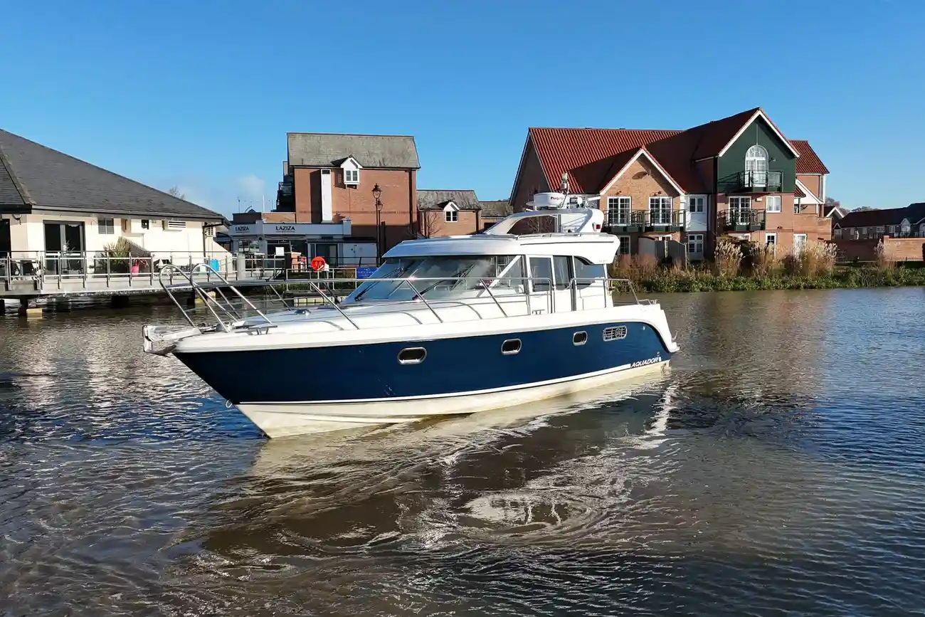 Thumbnail von Aquador 32 C