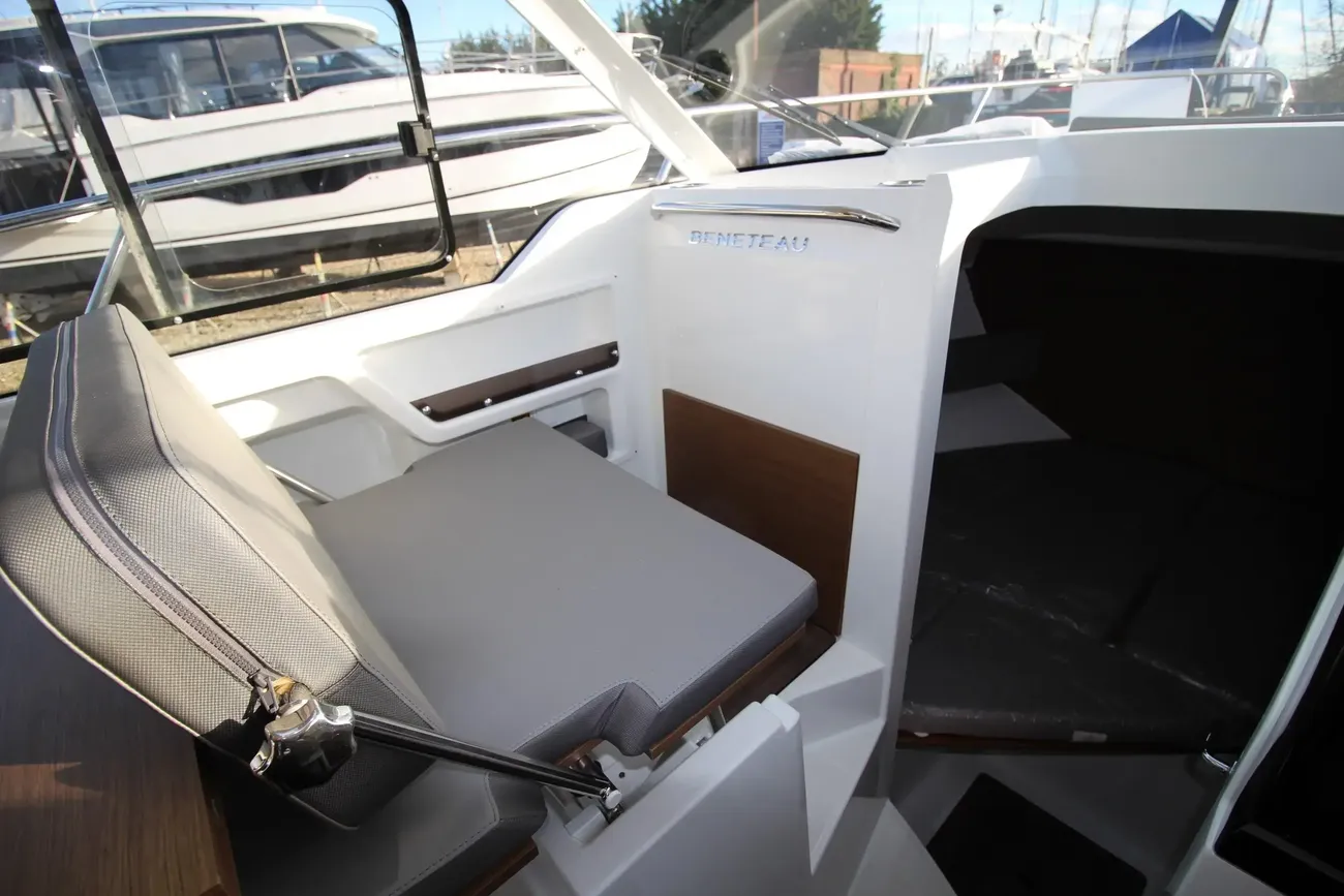 Thumbnail von Beneteau Antares 8