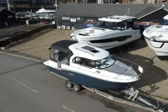 Thumbnail von Beneteau Antares 8