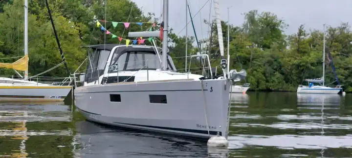 Beneteau Oceanis 38.1 Tink