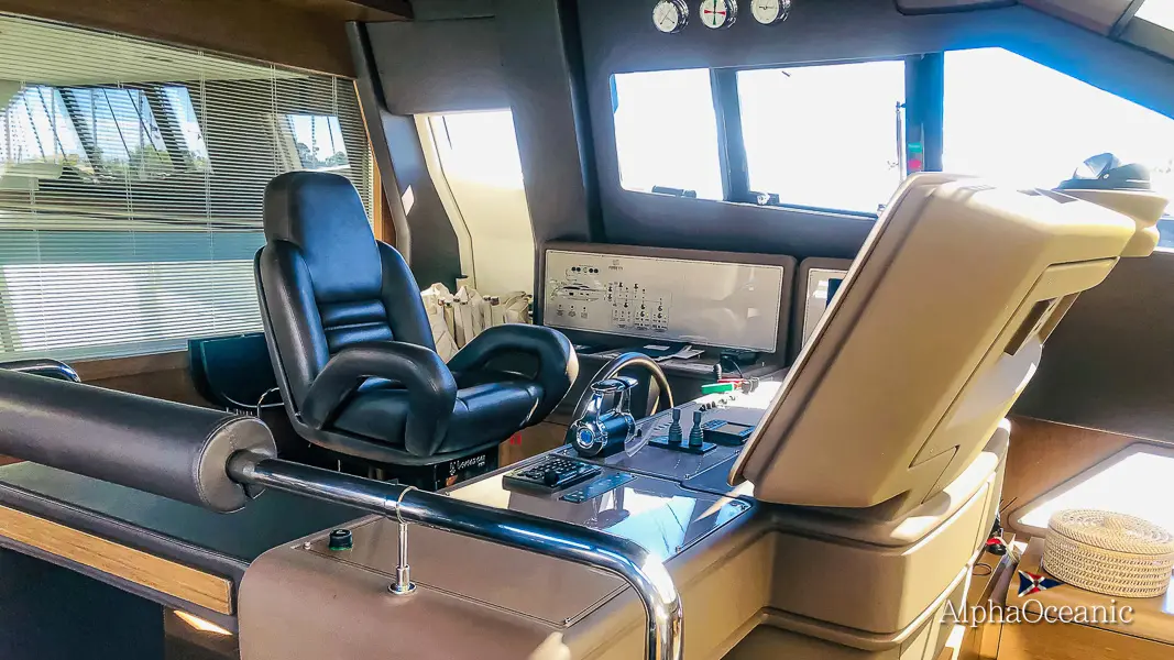 Thumbnail von Ferretti Yachts 800