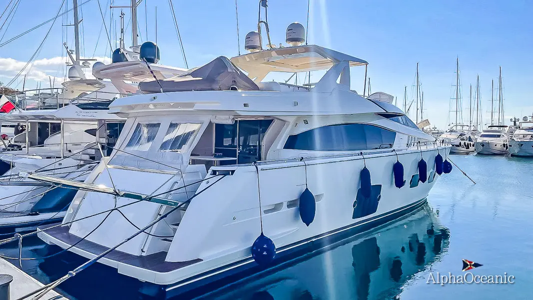 Thumbnail von Ferretti Yachts 800