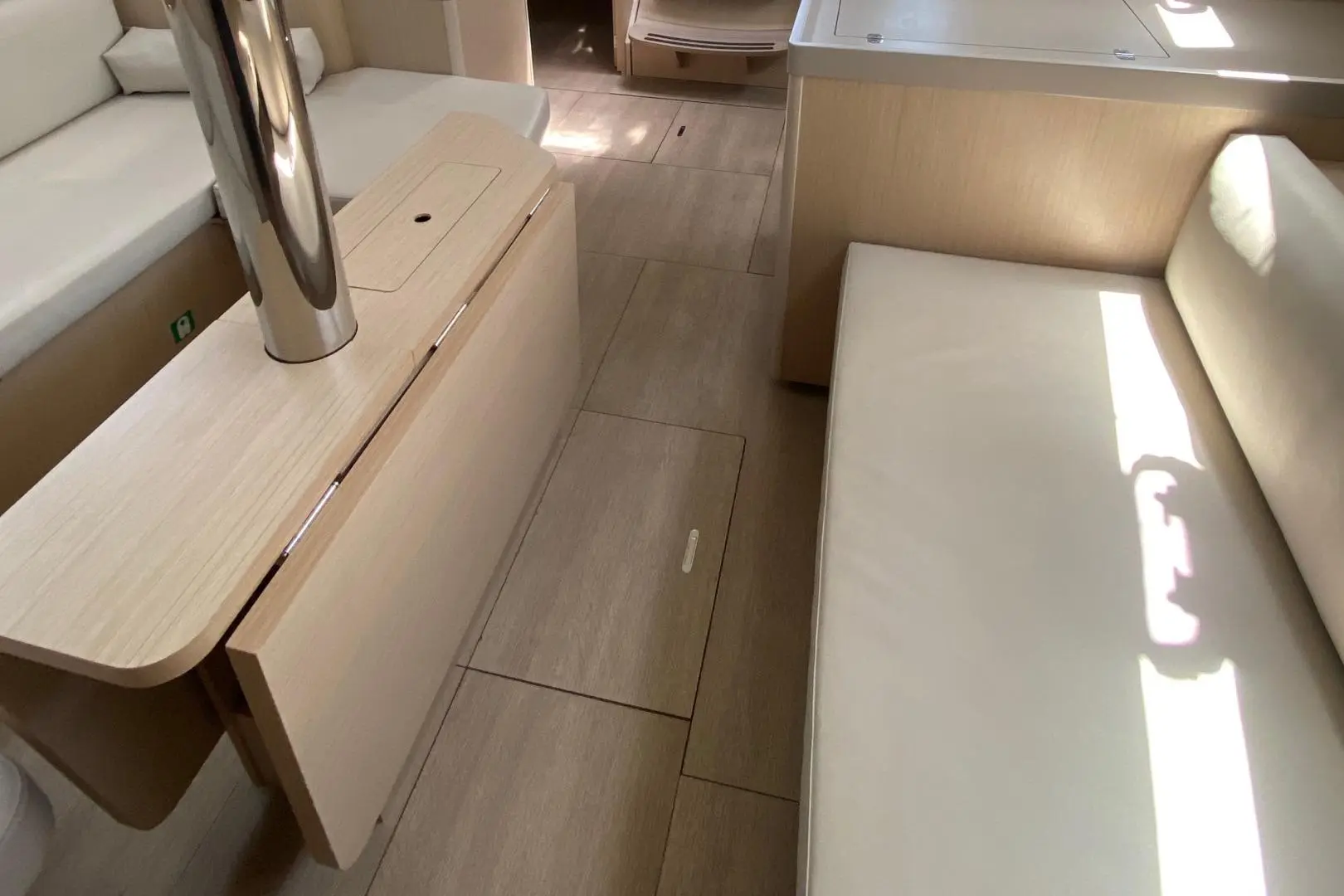 Thumbnail von Beneteau Oceanis 41.1