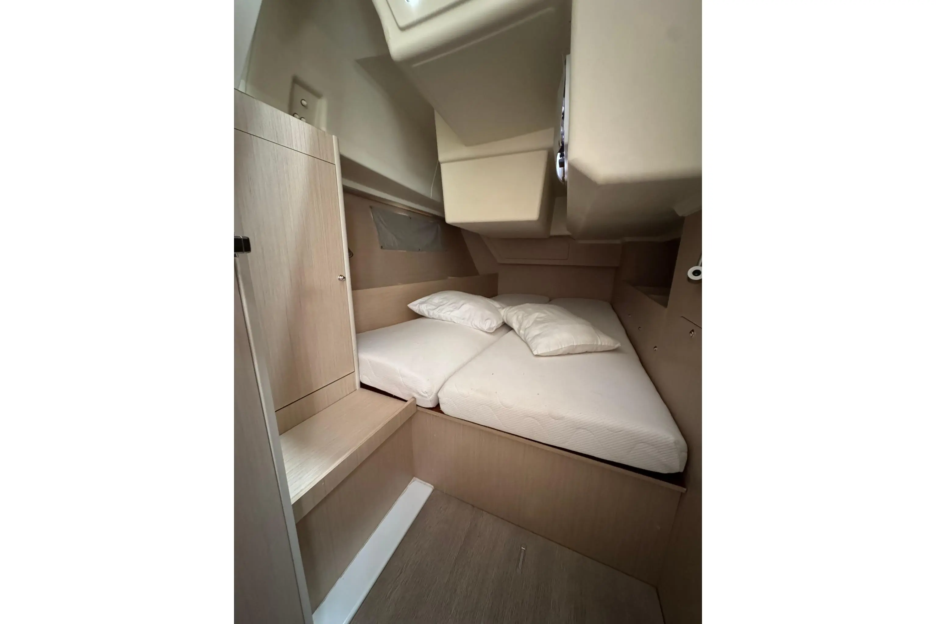 Thumbnail von Beneteau Oceanis 41.1