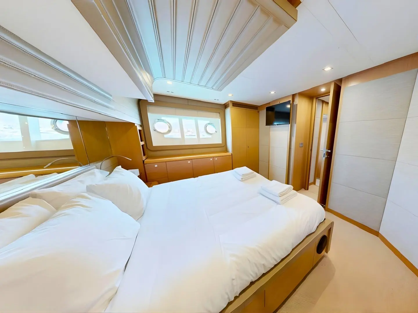 Thumbnail von Ferretti Yachts 800 M/Y ILAV