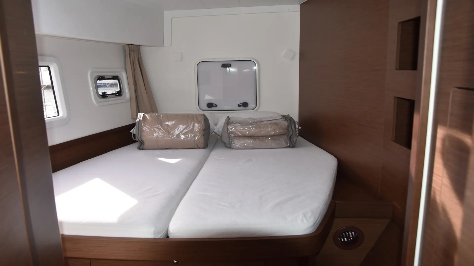 Thumbnail von Lagoon 42 ARION AC, Gen, W.Maker