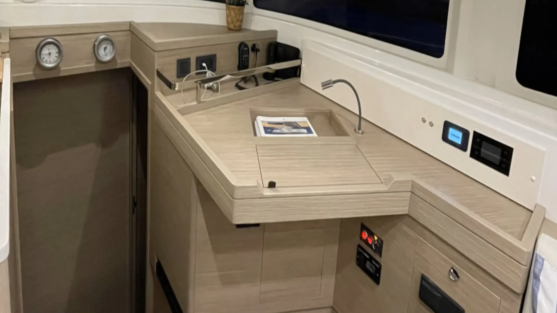 Thumbnail von Лагуна 46 ASTRAEUS