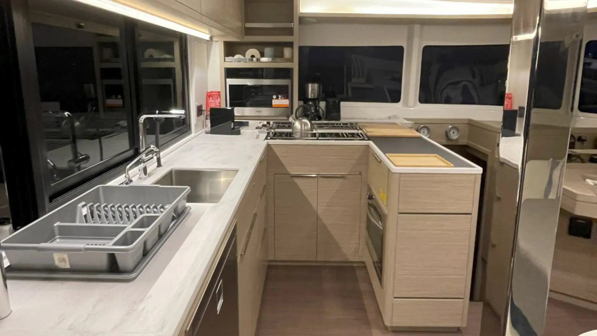 Thumbnail von Лагуна 46 ASTRAEUS