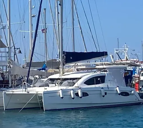 Robertson y Caine Leopard 38