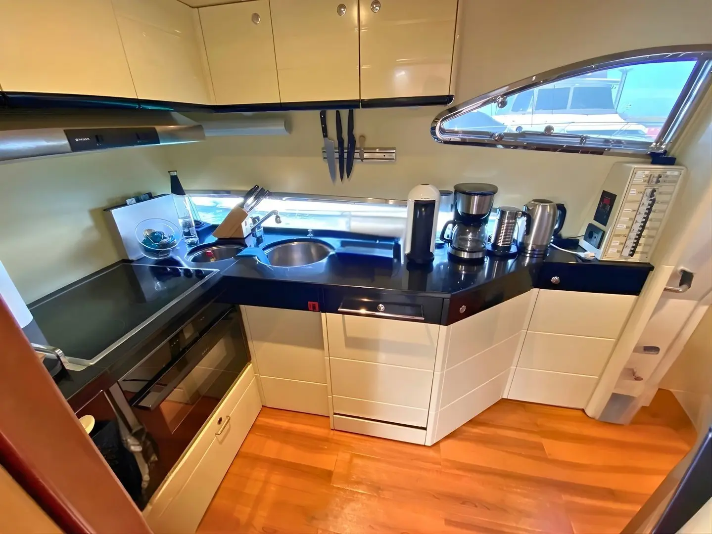 Thumbnail von Ferretti Yachts 68 M/Y OKIYO