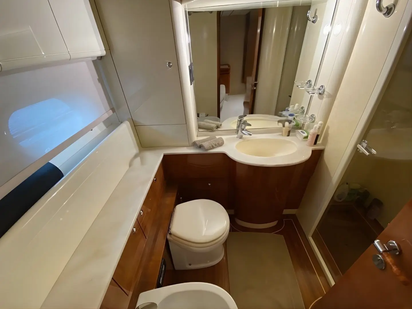 Thumbnail von Ferretti Yachts 68 M/Y OKIYO