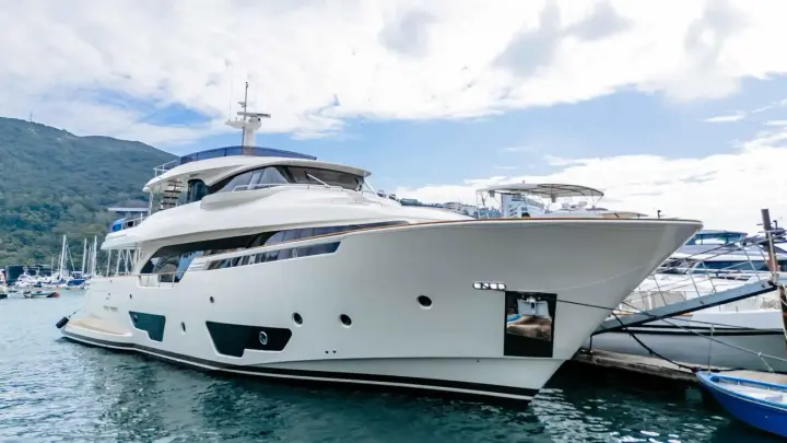 Línea personalizada Navetta 28