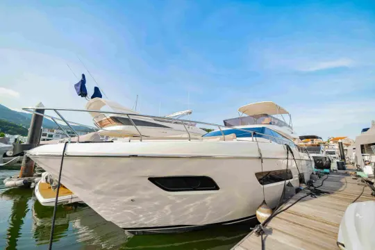 Ferretti Yachts 550