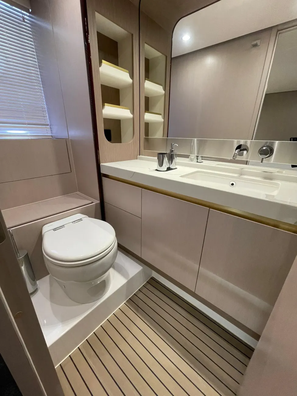 Thumbnail von Azimut 60