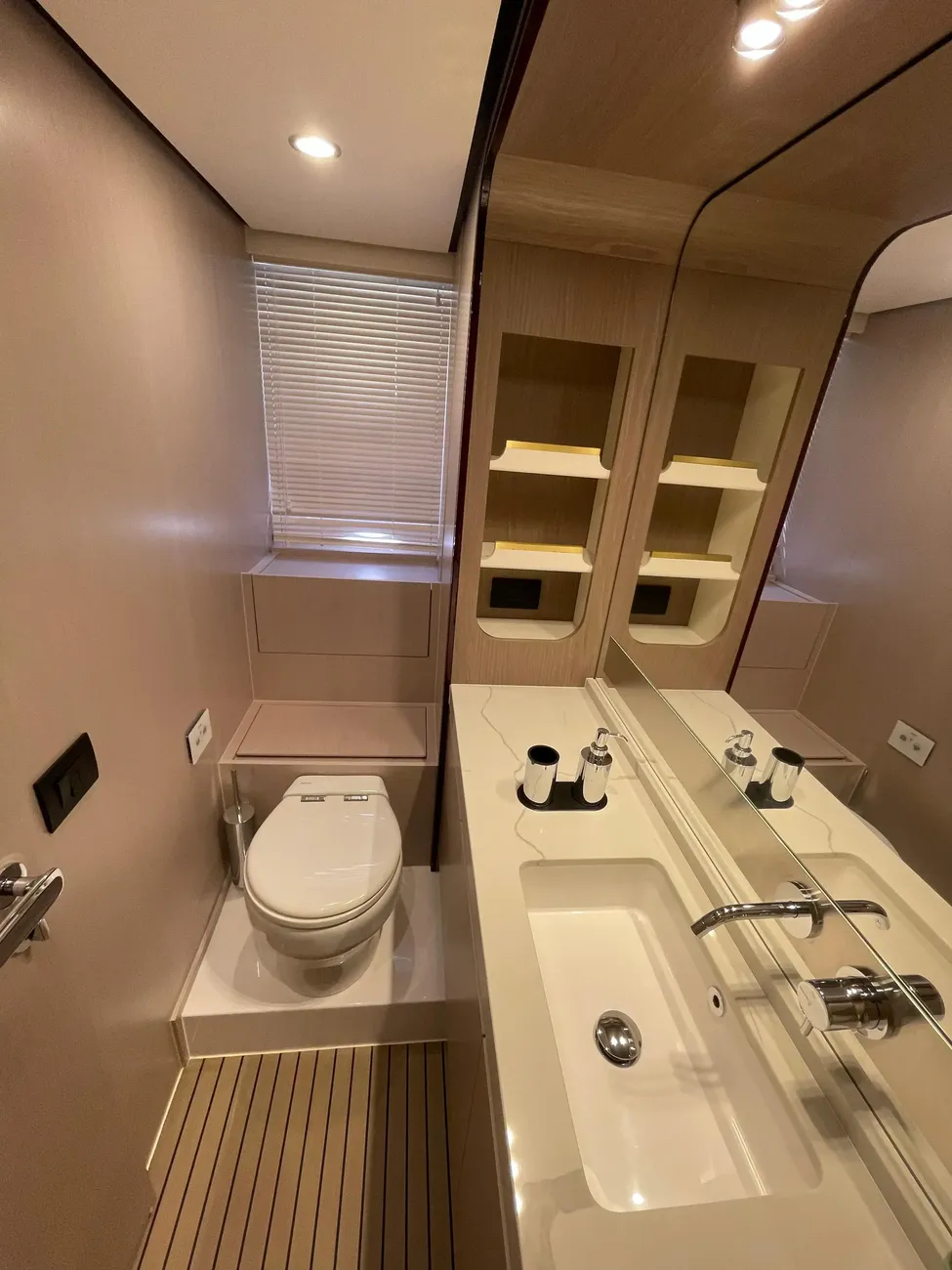 Thumbnail von Azimut 60