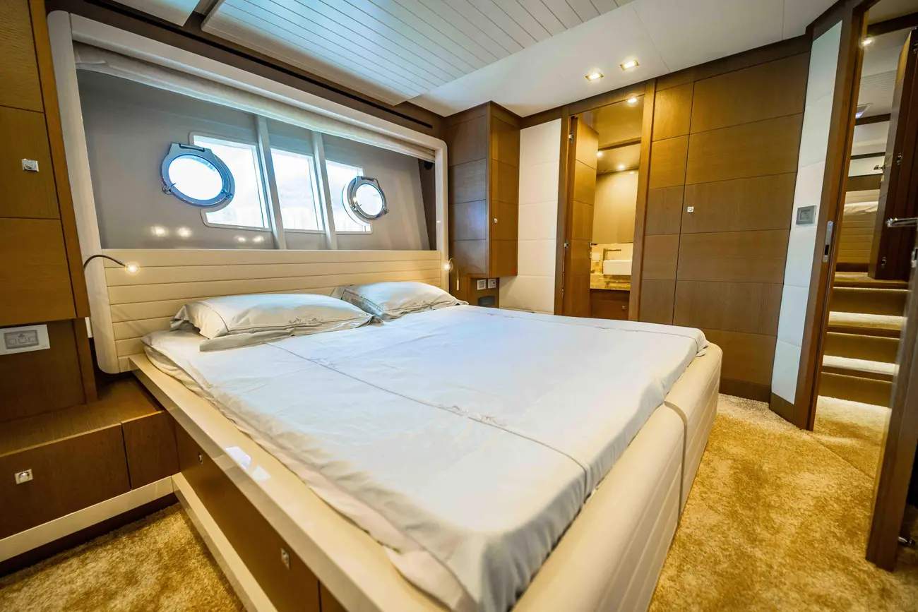 Thumbnail von Ferretti Yachts 870